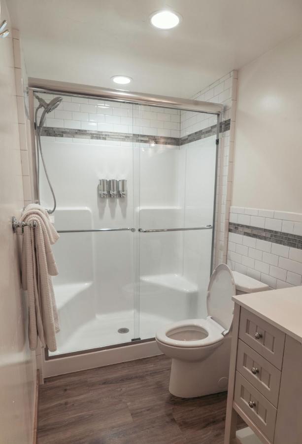 Clear Creek Bed & Breakfast *